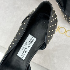 Jimmy Choo/吉米周26WF新品 铆钉尖头侧空细跟高跟鞋婚鞋 尖头利落拉长腿部线条 金属铆钉缀出酷飒感 侧空衬得 Jimmy Choo/吉米周26WF新品 铆钉尖头侧空细跟高跟鞋婚鞋 尖头利落拉长腿部线条 金属铆钉缀出酷飒感 侧空衬得