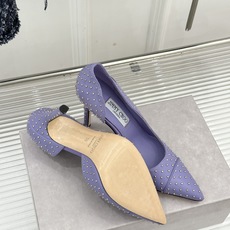 Jimmy Choo/吉米周26WF新品 铆钉尖头侧空细跟高跟鞋婚鞋 尖头利落拉长腿部线条 金属铆钉缀出酷飒感 侧空衬得 Jimmy Choo/吉米周26WF新品 铆钉尖头侧空细跟高跟鞋婚鞋 尖头利落拉长腿部线条 金属铆钉缀出酷飒感 侧空衬得