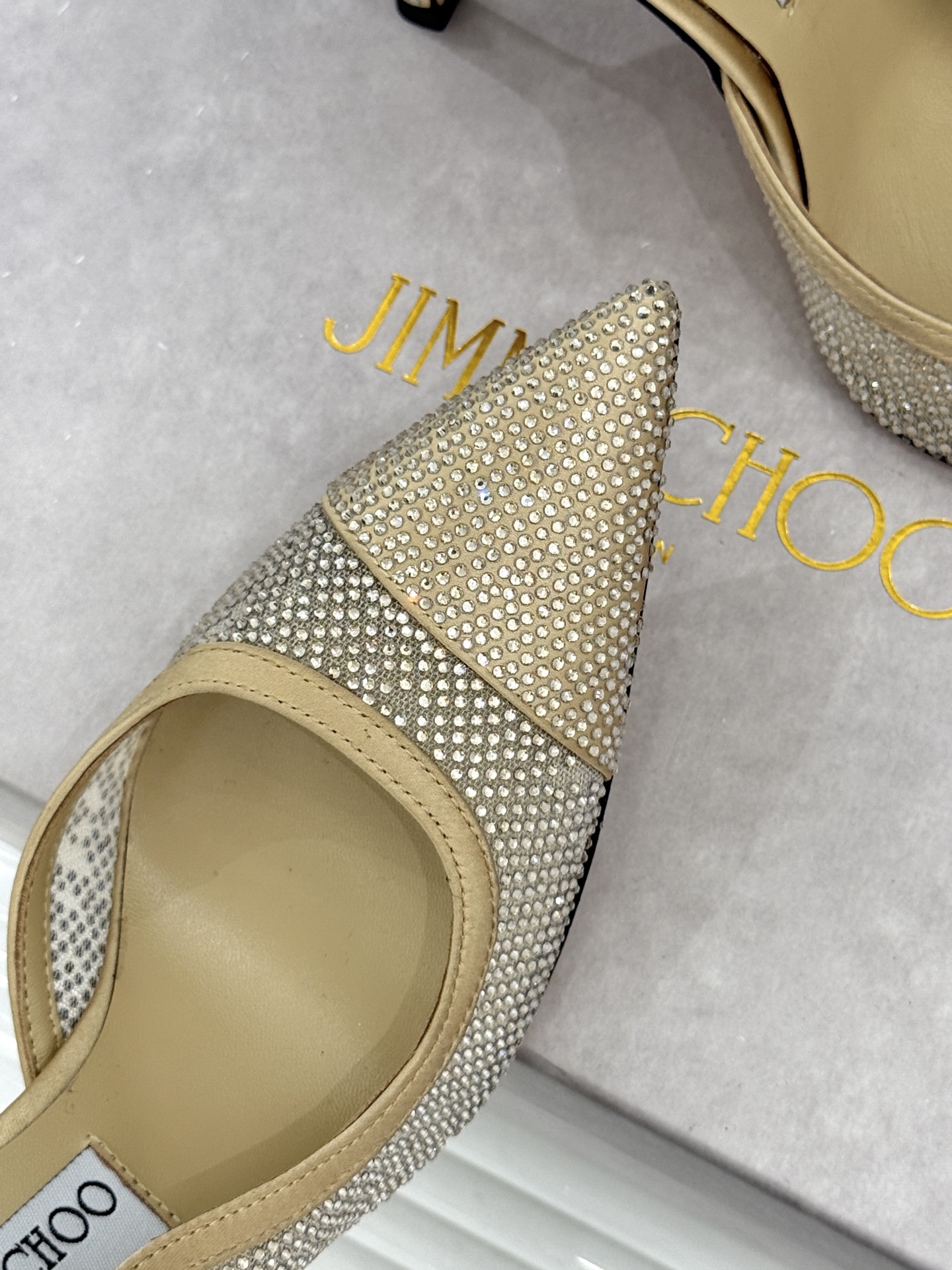 Jimmy Choo/吉米周26WF新品 水晶饰网眼布高跟鞋婚鞋 网眼布缀满细碎水晶 侧空衬得脚踝纤细 细跟托出优雅感 