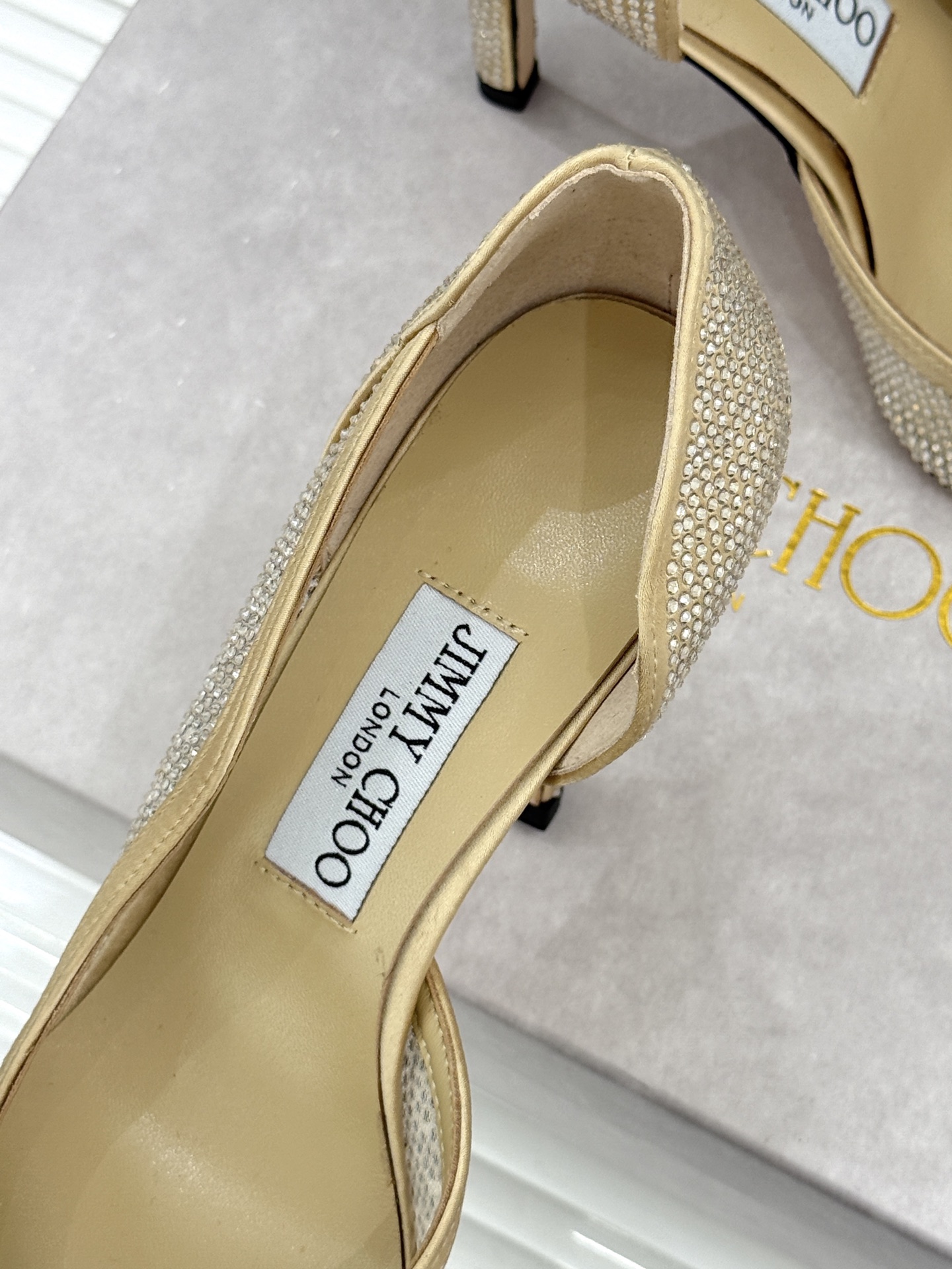 Jimmy Choo/吉米周26WF新品 水晶饰网眼布高跟鞋婚鞋 网眼布缀满细碎水晶 侧空衬得脚踝纤细 细跟托出优雅感 