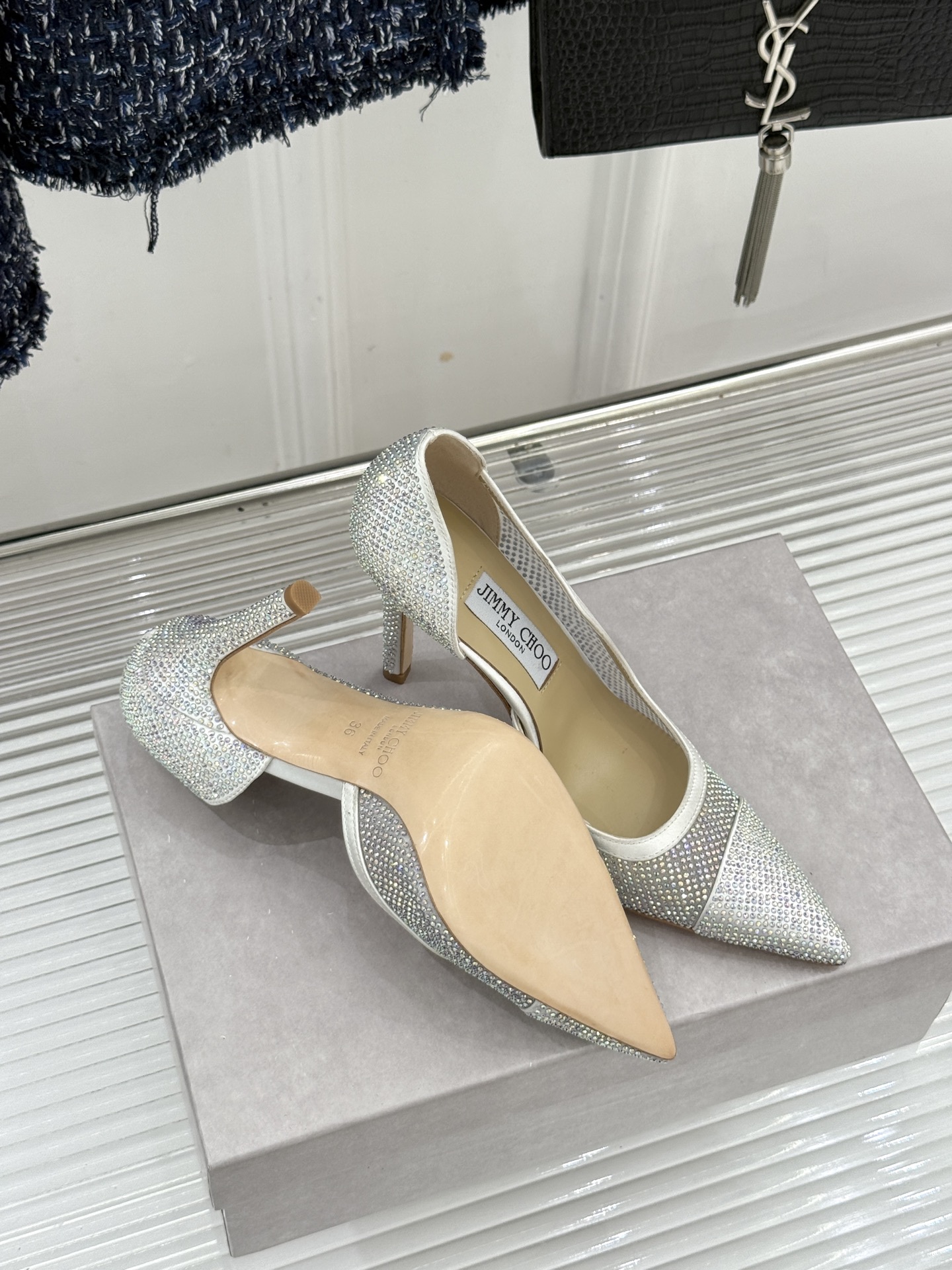 Jimmy Choo/吉米周26WF新品 水晶饰网眼布高跟鞋婚鞋 网眼布缀满细碎水晶 侧空衬得脚踝纤细 细跟托出优雅感 