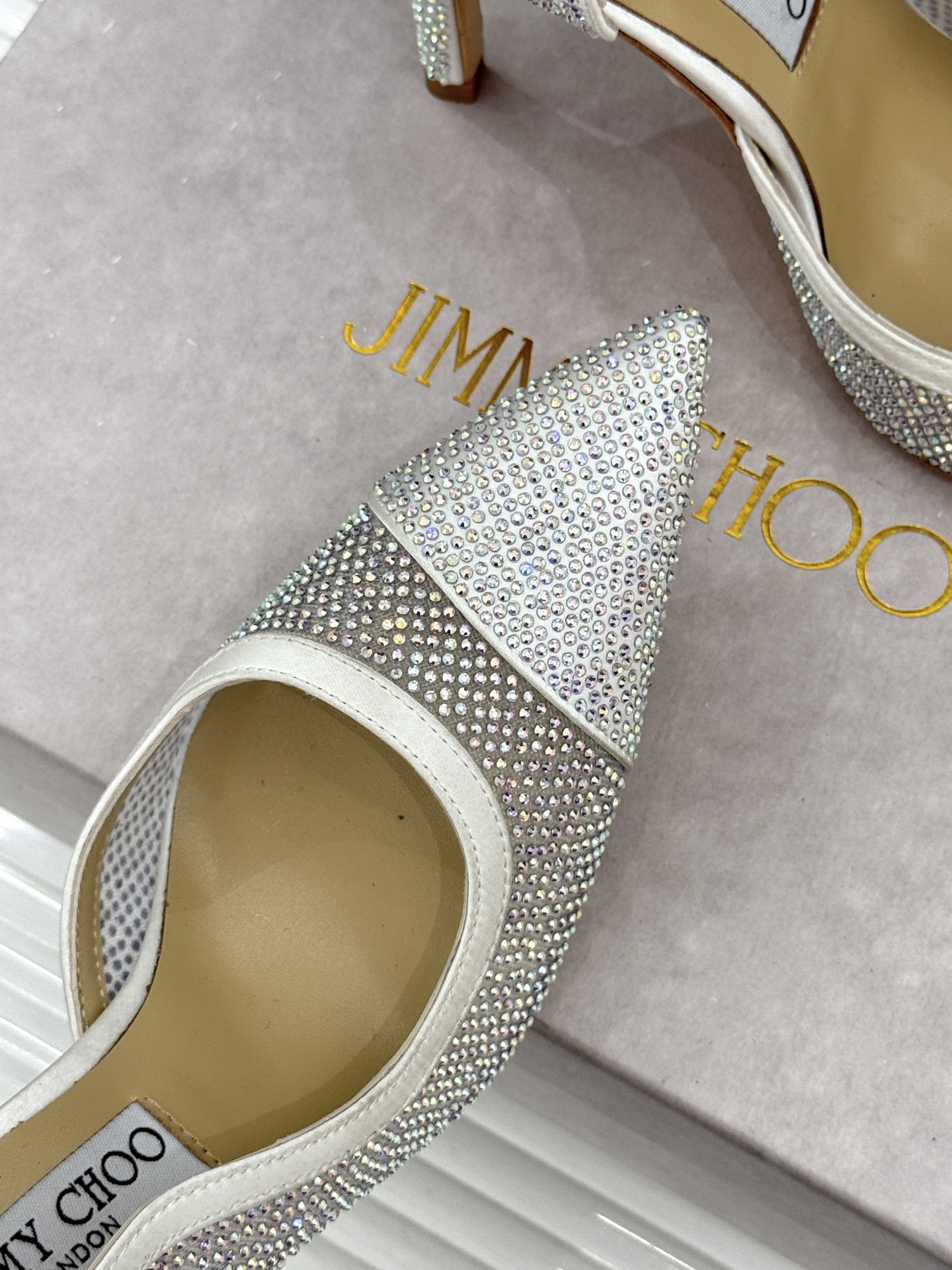 Jimmy Choo/吉米周26WF新品 水晶饰网眼布高跟鞋婚鞋 网眼布缀满细碎水晶 侧空衬得脚踝纤细 细跟托出优雅感 