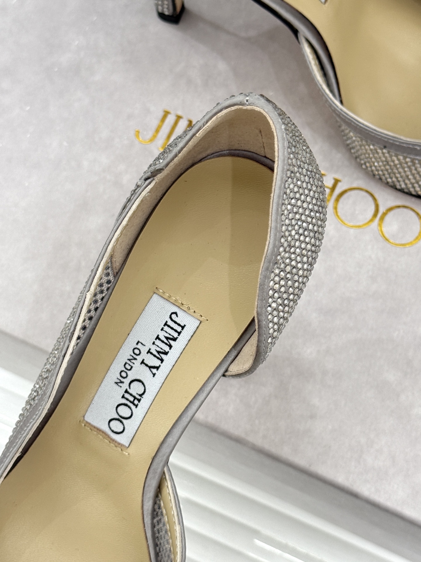 Jimmy Choo/吉米周26WF新品 水晶饰网眼布高跟鞋婚鞋 网眼布缀满细碎水晶 侧空衬得脚踝纤细 细跟托出优雅感 