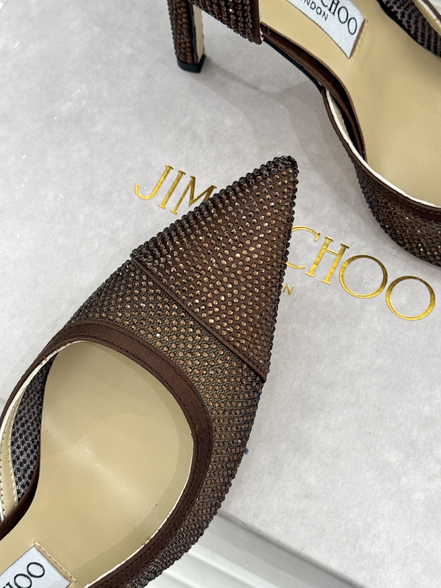 Jimmy Choo/吉米周26WF新品 水晶饰网眼布高跟鞋婚鞋 网眼布缀满细碎水晶 侧空衬得脚踝纤细 细跟托出优雅感 