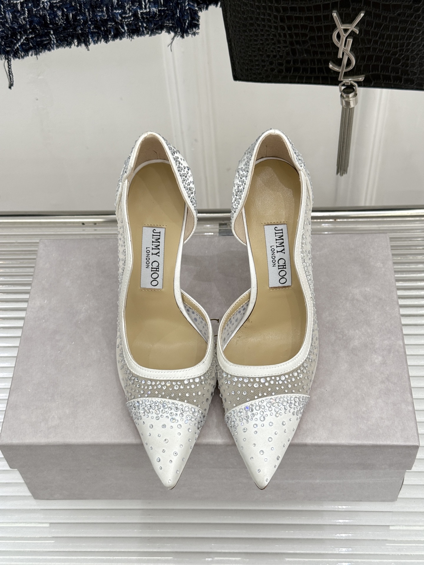 Jimmy Choo/吉米周26WF新品 网纱水钻侧空细跟高跟鞋婚鞋 网纱晕开柔雾感 水钻细碎闪着星光 侧空勾勒精致脚踝