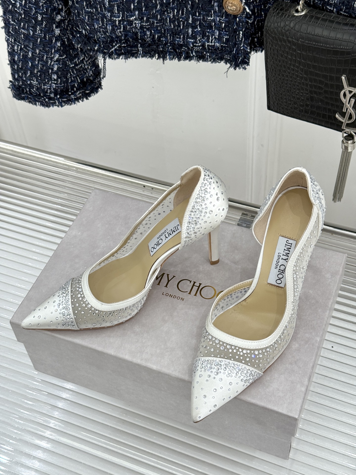 Jimmy Choo/吉米周26WF新品 网纱水钻侧空细跟高跟鞋婚鞋 网纱晕开柔雾感 水钻细碎闪着星光 侧空勾勒精致脚踝