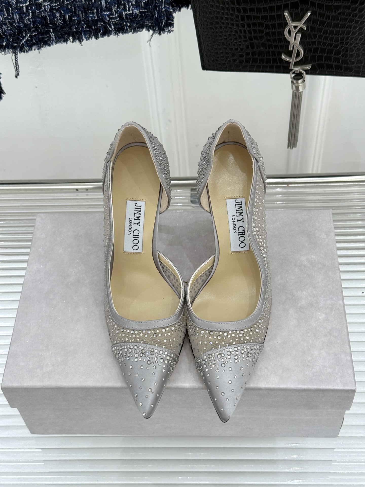 Jimmy Choo/吉米周26WF新品 网纱水钻侧空细跟高跟鞋婚鞋 网纱晕开柔雾感 水钻细碎闪着星光 侧空勾勒精致脚踝 Jimmy Choo/吉米周26WF新品 网纱水钻侧空细跟高跟鞋婚鞋 网纱晕开柔雾感 水钻细碎闪着星光 侧空勾勒精致脚踝