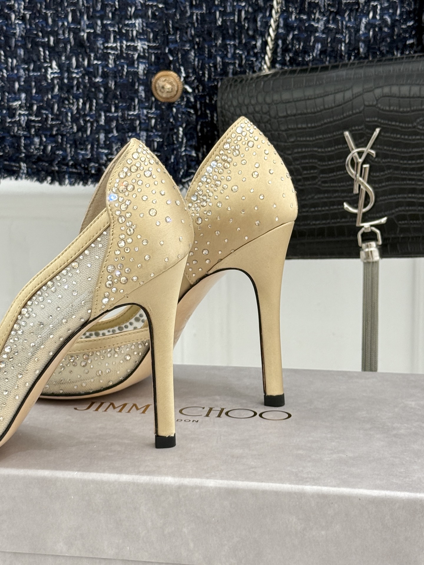 Jimmy Choo/吉米周26WF新品 网纱水钻侧空细跟高跟鞋婚鞋 网纱晕开柔雾感 水钻细碎闪着星光 侧空勾勒精致脚踝