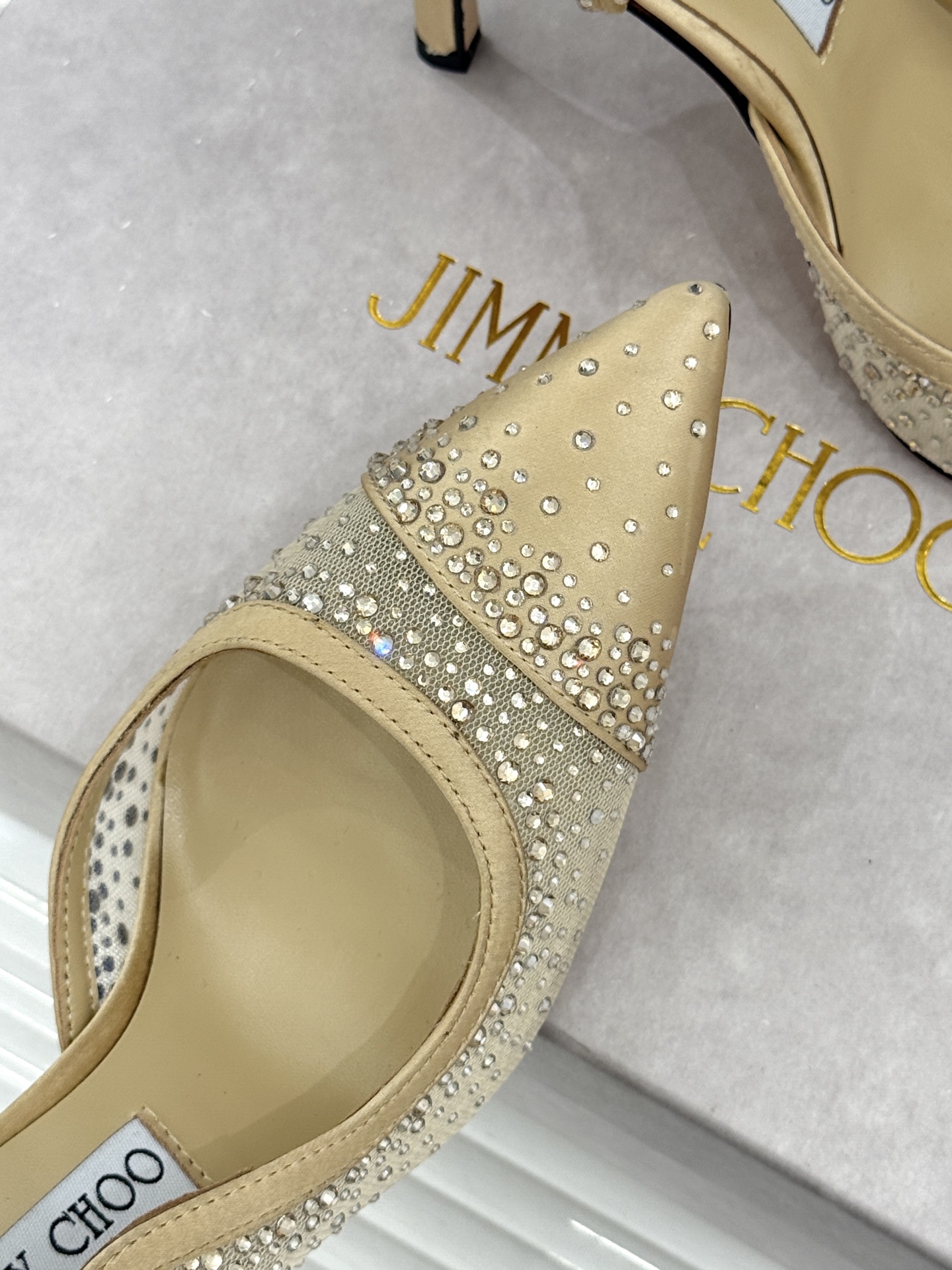 Jimmy Choo/吉米周26WF新品 网纱水钻侧空细跟高跟鞋婚鞋 网纱晕开柔雾感 水钻细碎闪着星光 侧空勾勒精致脚踝