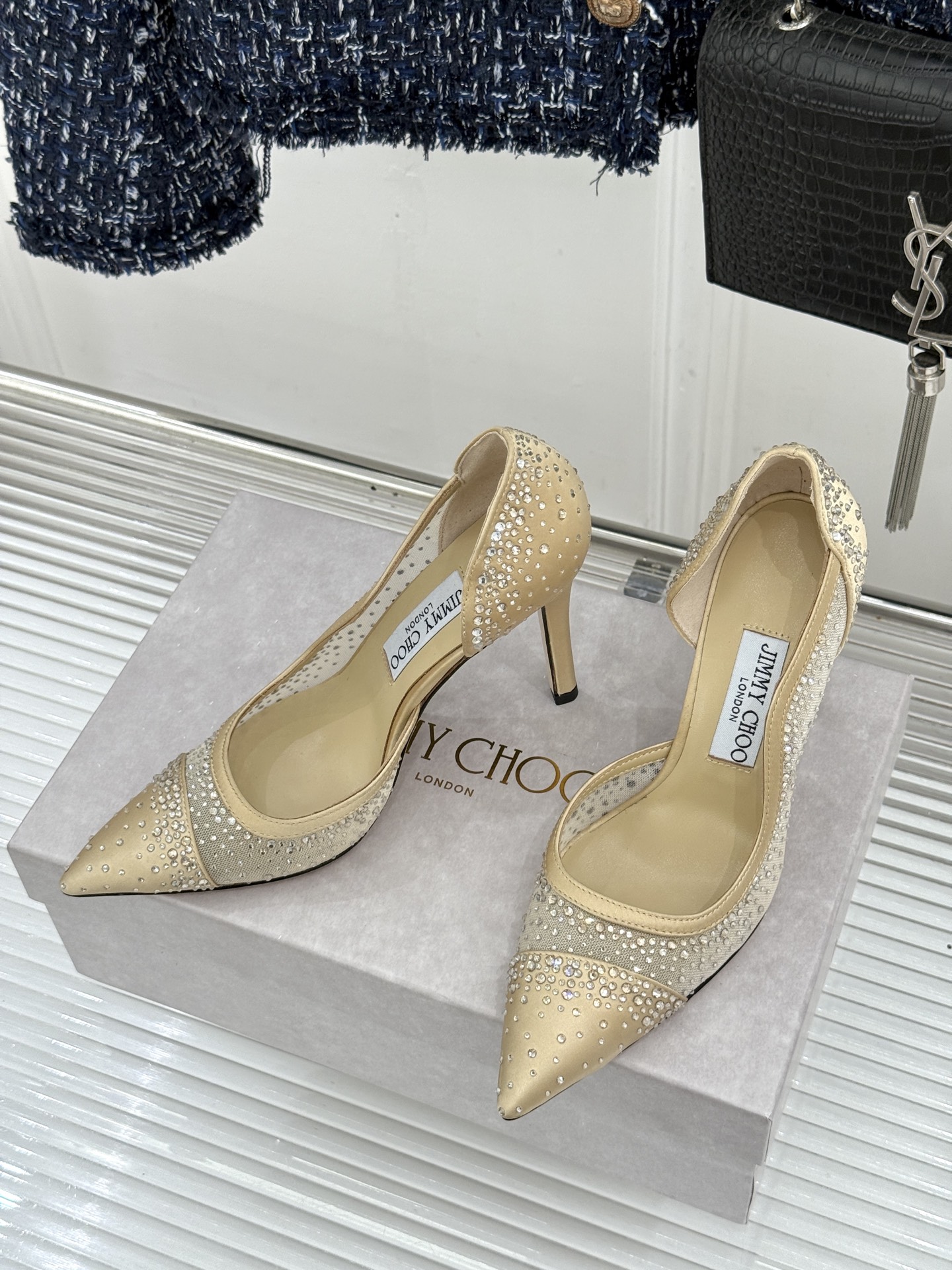 Jimmy Choo/吉米周26WF新品 网纱水钻侧空细跟高跟鞋婚鞋 网纱晕开柔雾感 水钻细碎闪着星光 侧空勾勒精致脚踝