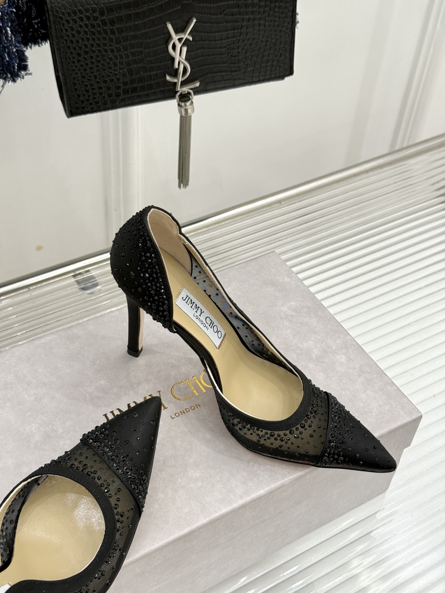 Jimmy Choo/吉米周26WF新品 网纱水钻侧空细跟高跟鞋婚鞋 网纱晕开柔雾感 水钻细碎闪着星光 侧空勾勒精致脚踝