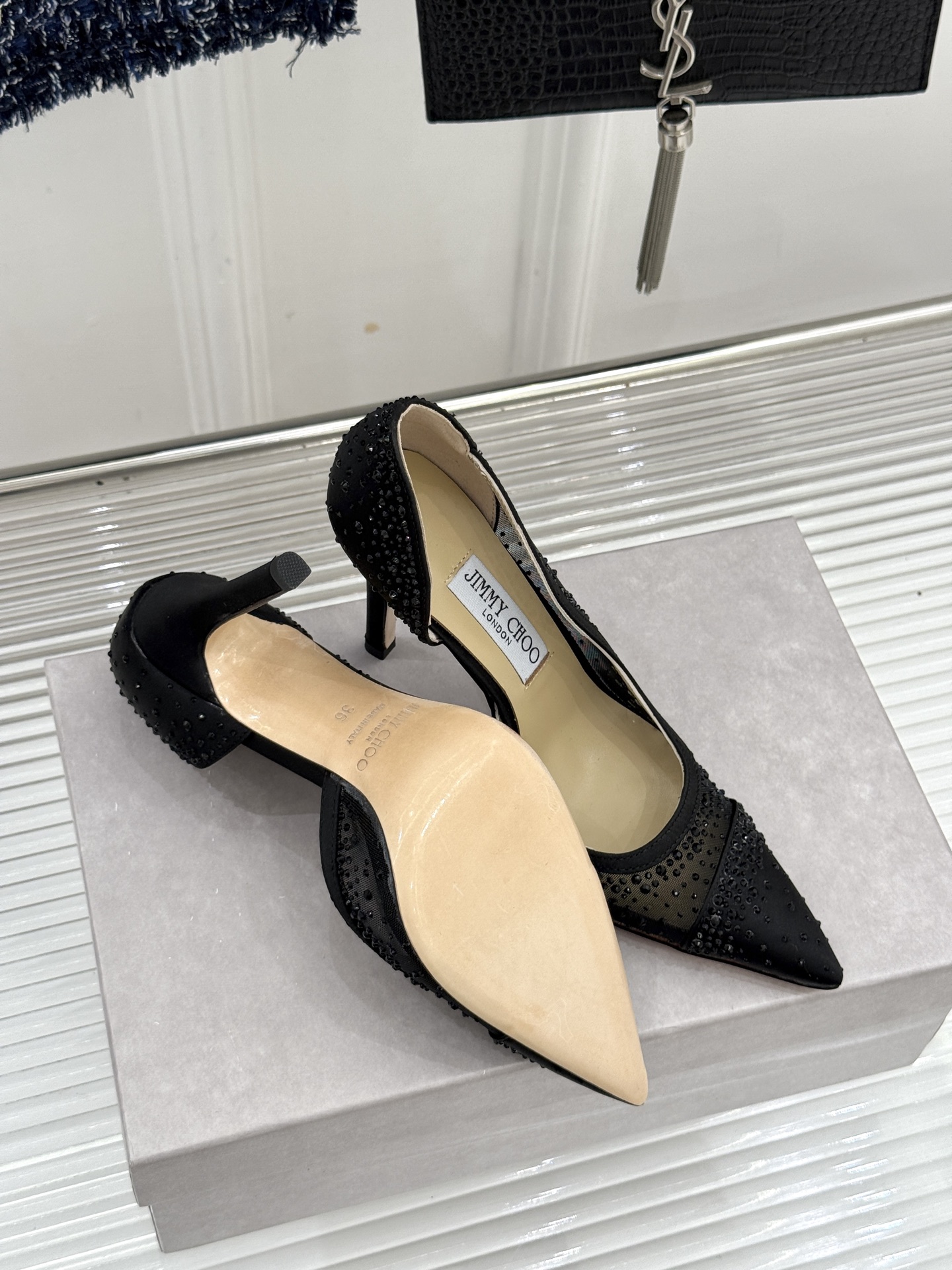 Jimmy Choo/吉米周26WF新品 网纱水钻侧空细跟高跟鞋婚鞋 网纱晕开柔雾感 水钻细碎闪着星光 侧空勾勒精致脚踝