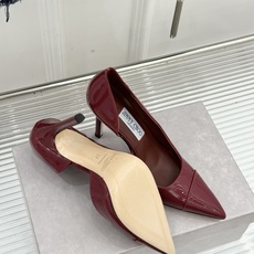 Jimmy Choo/吉米周26WF新品 漆皮尖头侧空细跟高跟鞋婚鞋 亮面漆皮泛着柔润光泽 尖头剪裁利落显腿长 侧空露肤 Jimmy Choo/吉米周26WF新品 漆皮尖头侧空细跟高跟鞋婚鞋 亮面漆皮泛着柔润光泽 尖头剪裁利落显腿长 侧空露肤