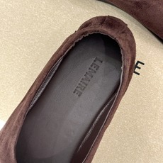 Lemaire 26WF新品极简复古 一脚蹬平底乐福鞋单鞋 斜方头剪裁利落显复古感 一脚蹬穿脱超省心 全皮内里透气又养脚 Lemaire 26WF新品极简复古 一脚蹬平底乐福鞋单鞋 斜方头剪裁利落显复古感 一脚蹬穿脱超省心 全皮内里透气又养脚