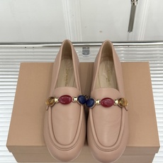 Gianvito Rossi 26WF新品 手工彩珠平底乐福鞋 手工彩珠缀出细碎柔光 麂皮鞋面自带柔雾肌理 平底软弹久走 Gianvito Rossi 26WF新品 手工彩珠平底乐福鞋 手工彩珠缀出细碎柔光 麂皮鞋面自带柔雾肌理 平底软弹久走