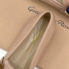 Gianvito Rossi 26WF新品 手工彩珠平底乐福鞋 手工彩珠缀出细碎柔光 麂皮鞋面自带柔雾肌理 平底软弹久走 Gianvito Rossi 26WF新品 手工彩珠平底乐福鞋 手工彩珠缀出细碎柔光 麂皮鞋面自带柔雾肌理 平底软弹久走
