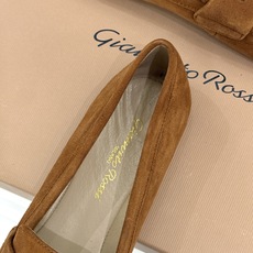 Gianvito Rossi 26WF新品 麂皮复古平底乐福鞋 麂皮复古自带高级肌理 平底软弹久走不累 一脚蹬穿脱超省心 Gianvito Rossi 26WF新品 麂皮复古平底乐福鞋 麂皮复古自带高级肌理 平底软弹久走不累 一脚蹬穿脱超省心