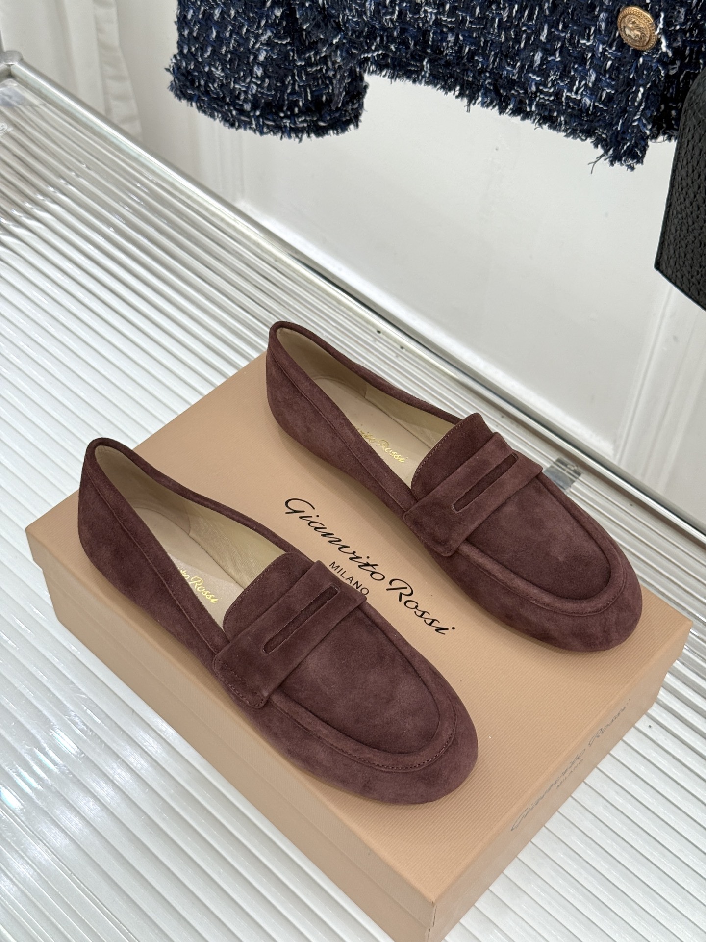 Gianvito Rossi 26WF新品 麂皮复古平底乐福鞋 麂皮复古自带高级肌理 平底软弹久走不累 一脚蹬穿脱超省心 Gianvito Rossi 26WF新品 麂皮复古平底乐福鞋 麂皮复古自带高级肌理 平底软弹久走不累 一脚蹬穿脱超省心