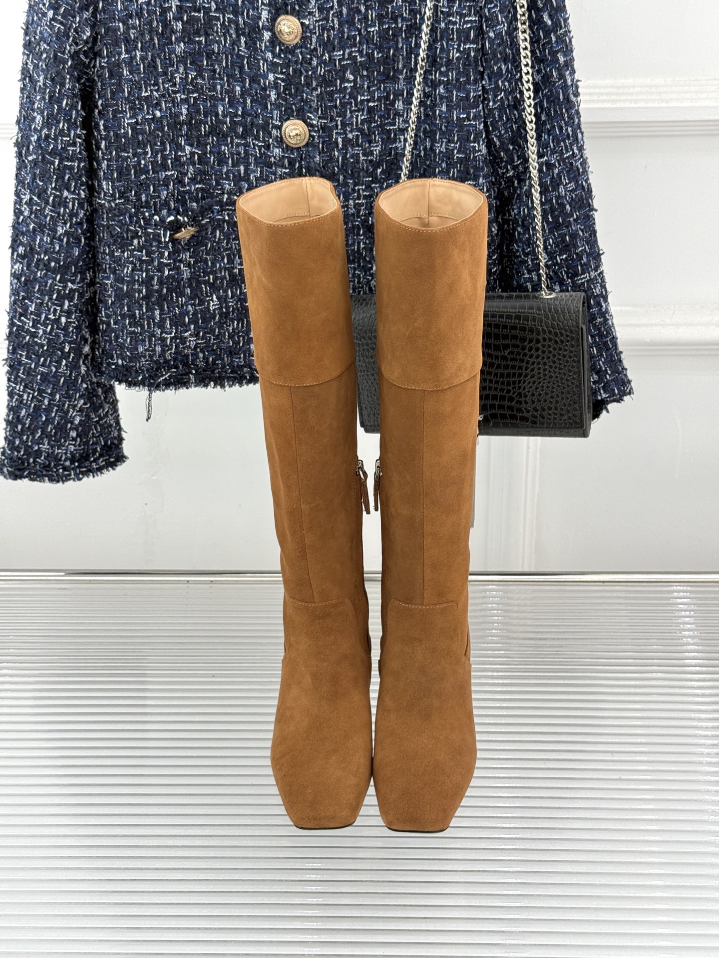 Hermès/爱马仕26WF新品极简 方头复古粗跟长靴 极简方头裁出利落线条 粗跟稳当悄悄拉高比例 头层小牛皮肌理细腻柔