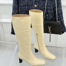 Hermès/爱马仕26WF新品极简 方头复古粗跟长靴 极简方头裁出利落线条 粗跟稳当悄悄拉高比例 头层小牛皮肌理细腻柔 Hermès/爱马仕26WF新品极简 方头复古粗跟长靴 极简方头裁出利落线条 粗跟稳当悄悄拉高比例 头层小牛皮肌理细腻柔