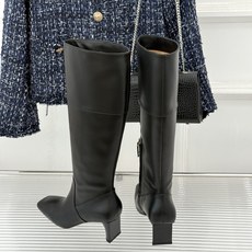 Hermès/爱马仕26WF新品极简 方头复古粗跟长靴 极简方头裁出利落线条 粗跟稳当悄悄拉高比例 头层小牛皮肌理细腻柔 Hermès/爱马仕26WF新品极简 方头复古粗跟长靴 极简方头裁出利落线条 粗跟稳当悄悄拉高比例 头层小牛皮肌理细腻柔