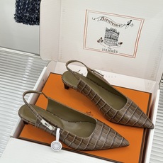 顶版 Hermès/爱马仕经典Kelly扣 鳄鱼纹后空猫跟凉鞋 鳄鱼纹压出哑光质感 经典Kelly扣锁着马术基因 后空剪 顶版 Hermès/爱马仕经典Kelly扣 鳄鱼纹后空猫跟凉鞋 鳄鱼纹压出哑光质感 经典Kelly扣锁着马术基因 后空剪