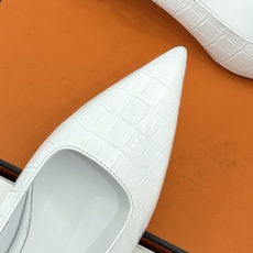 顶版 Hermès/爱马仕经典Kelly扣 鳄鱼纹后空猫跟凉鞋 鳄鱼纹压出哑光质感 经典Kelly扣锁着马术基因 后空剪 顶版 Hermès/爱马仕经典Kelly扣 鳄鱼纹后空猫跟凉鞋 鳄鱼纹压出哑光质感 经典Kelly扣锁着马术基因 后空剪
