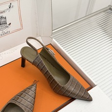 顶版 Hermès/爱马仕经典Kelly扣 鳄鱼纹后空猫跟凉鞋 鳄鱼纹压出哑光质感 经典Kelly扣锁着马术基因 后空剪 顶版 Hermès/爱马仕经典Kelly扣 鳄鱼纹后空猫跟凉鞋 鳄鱼纹压出哑光质感 经典Kelly扣锁着马术基因 后空剪