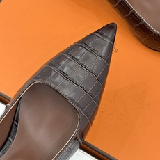 顶版 Hermès/爱马仕经典Kelly扣 鳄鱼纹后空猫跟凉鞋 鳄鱼纹压出哑光质感 经典Kelly扣锁着马术基因 后空剪 顶版 Hermès/爱马仕经典Kelly扣 鳄鱼纹后空猫跟凉鞋 鳄鱼纹压出哑光质感 经典Kelly扣锁着马术基因 后空剪