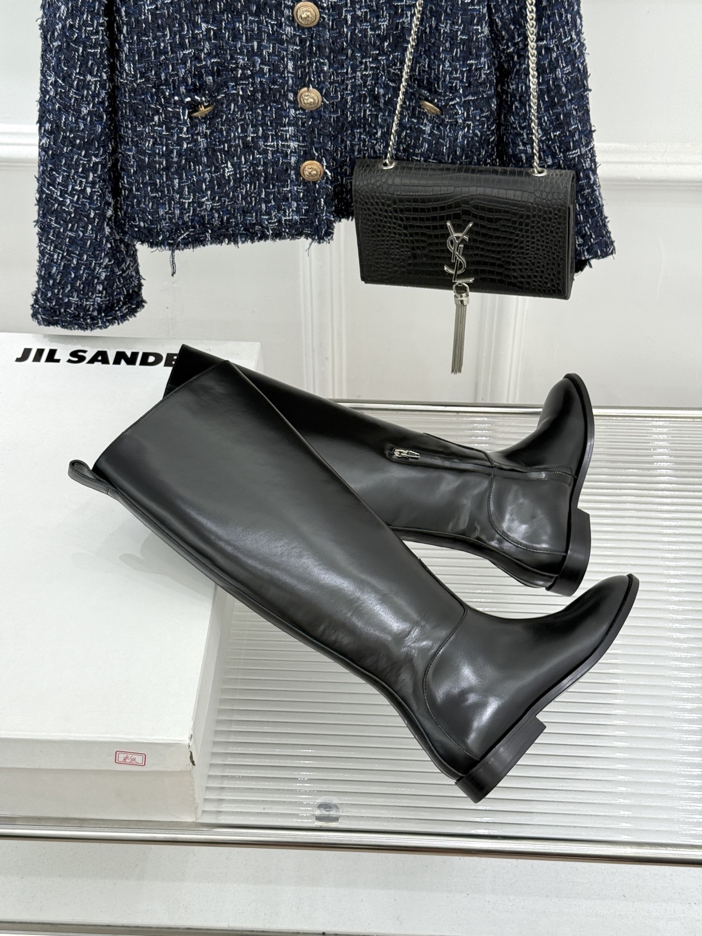 Jil Sander/吉尔桑达极 26WF新品 极简复古侧拉链骑士靴长靴 侧拉链藏着极简巧思 意大利小牛皮软润细腻 弧度 Jil Sander/吉尔桑达极 26WF新品 极简复古侧拉链骑士靴长靴 侧拉链藏着极简巧思 意大利小牛皮软润细腻 弧度