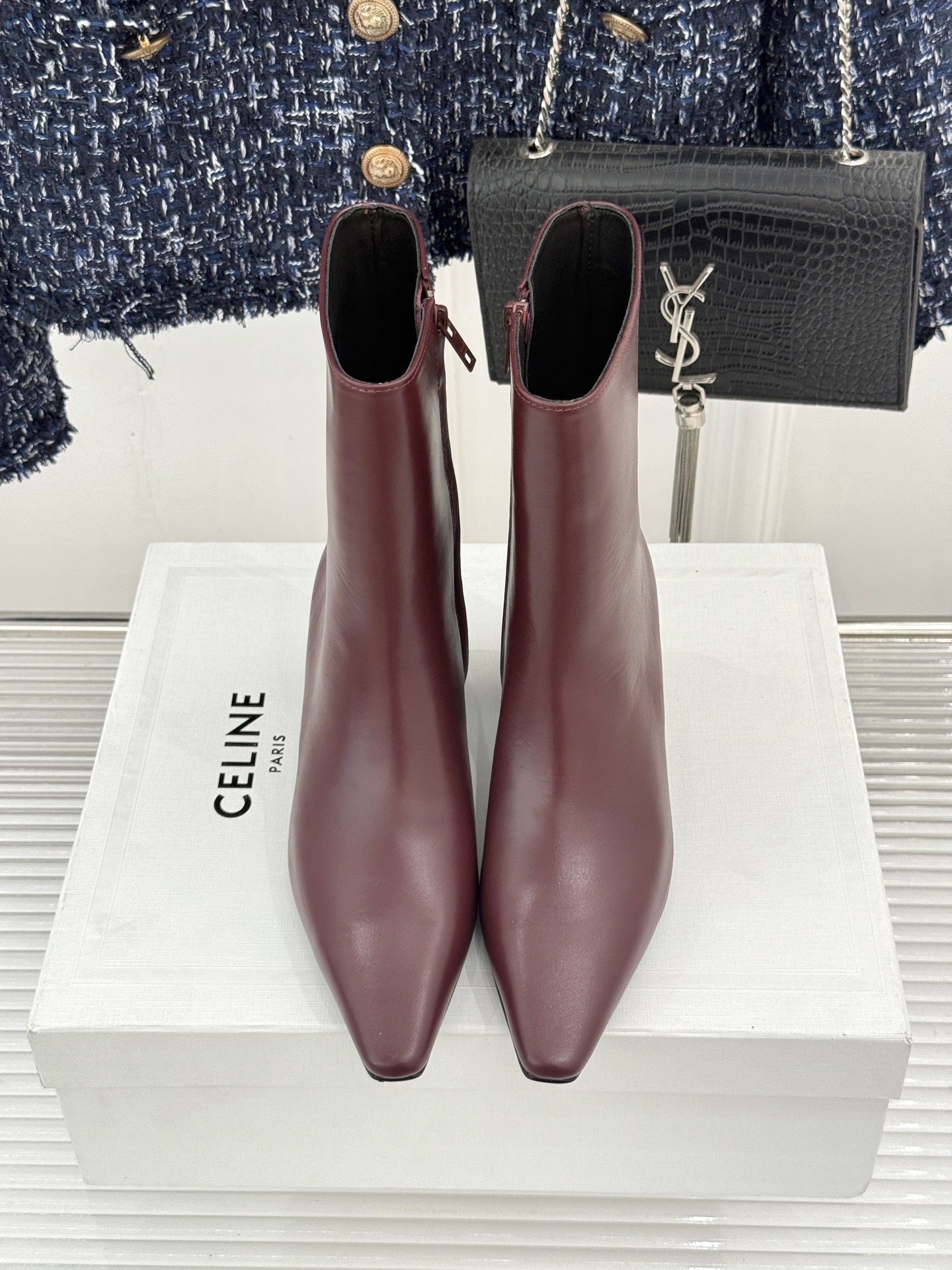 Celine /塞琳26WF新品凯旋门 复古侧拉链小方头粗跟短靴 经典凯旋门标识点睛 小方头自带复古韵味 侧拉链穿脱便捷
