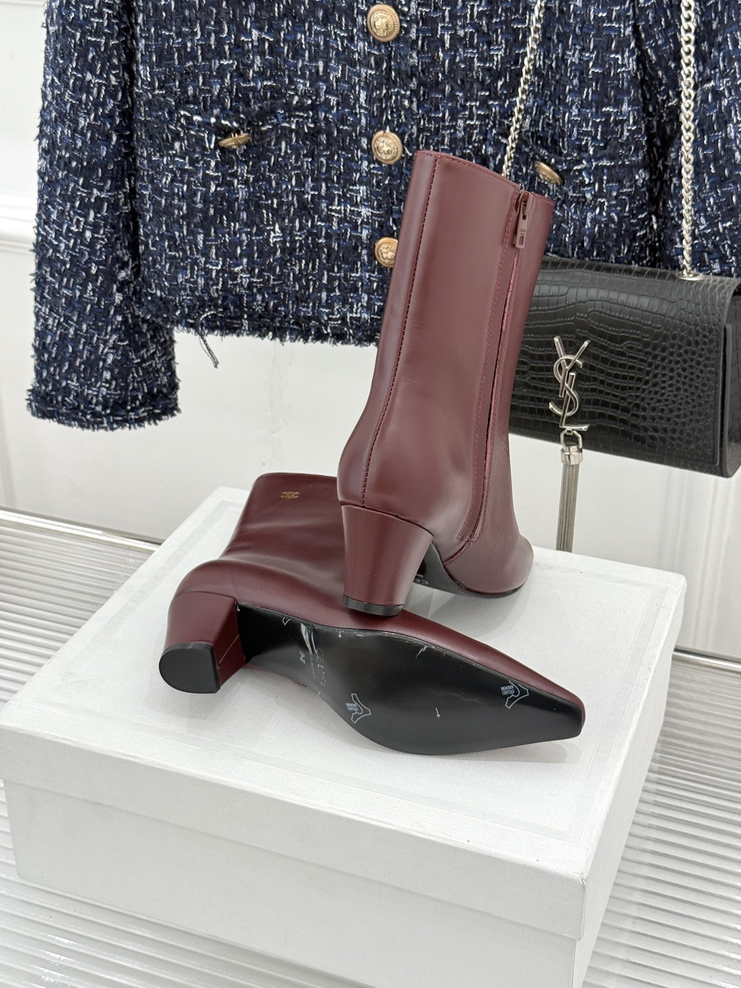 Celine /塞琳26WF新品凯旋门 复古侧拉链小方头粗跟短靴 经典凯旋门标识点睛 小方头自带复古韵味 侧拉链穿脱便捷
