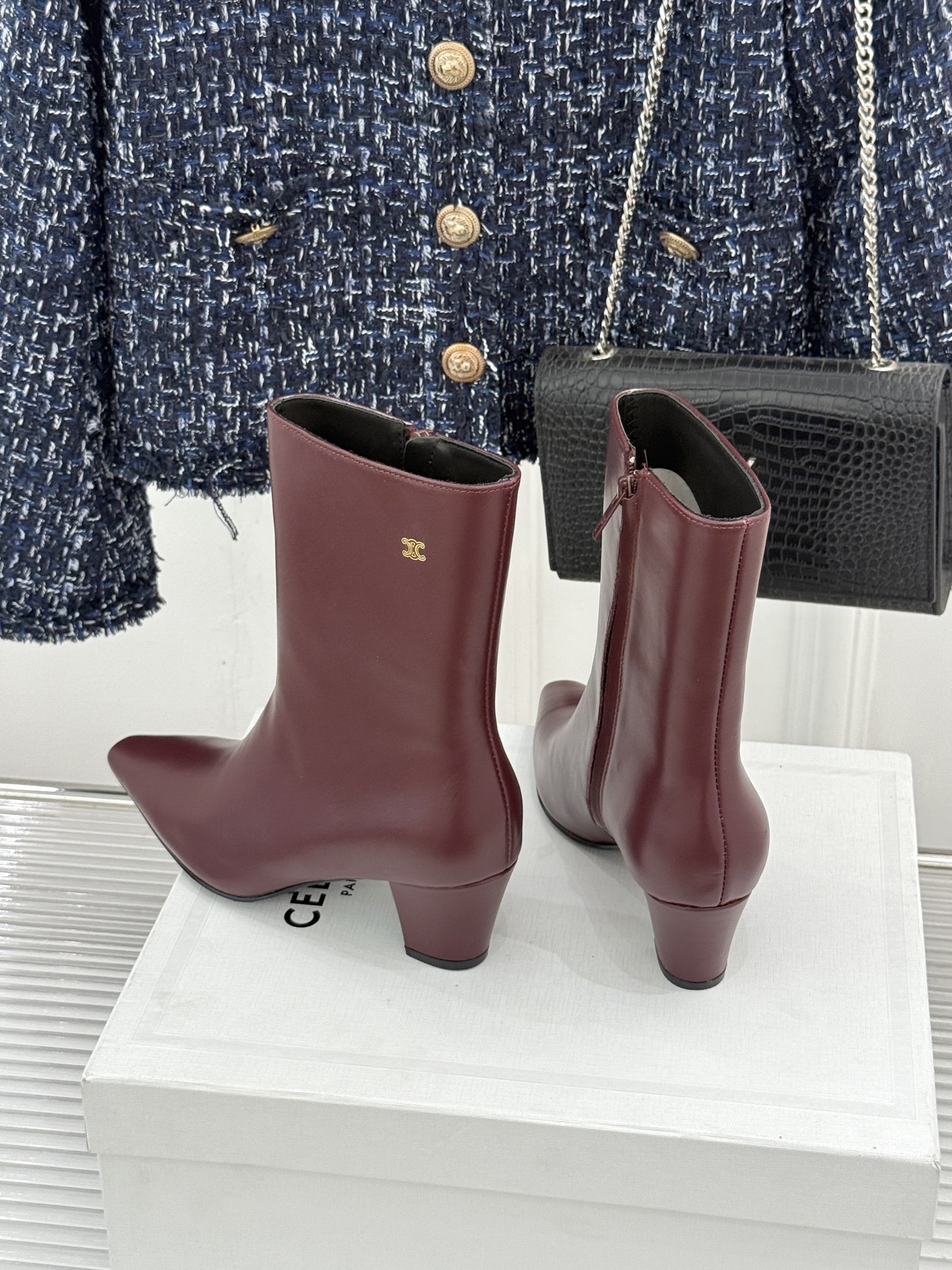 Celine /塞琳26WF新品凯旋门 复古侧拉链小方头粗跟短靴 经典凯旋门标识点睛 小方头自带复古韵味 侧拉链穿脱便捷