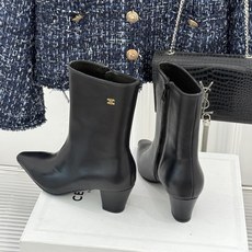 Celine /塞琳26WF新品凯旋门 复古侧拉链小方头粗跟短靴 经典凯旋门标识点睛 小方头自带复古韵味 侧拉链穿脱便捷 Celine /塞琳26WF新品凯旋门 复古侧拉链小方头粗跟短靴 经典凯旋门标识点睛 小方头自带复古韵味 侧拉链穿脱便捷