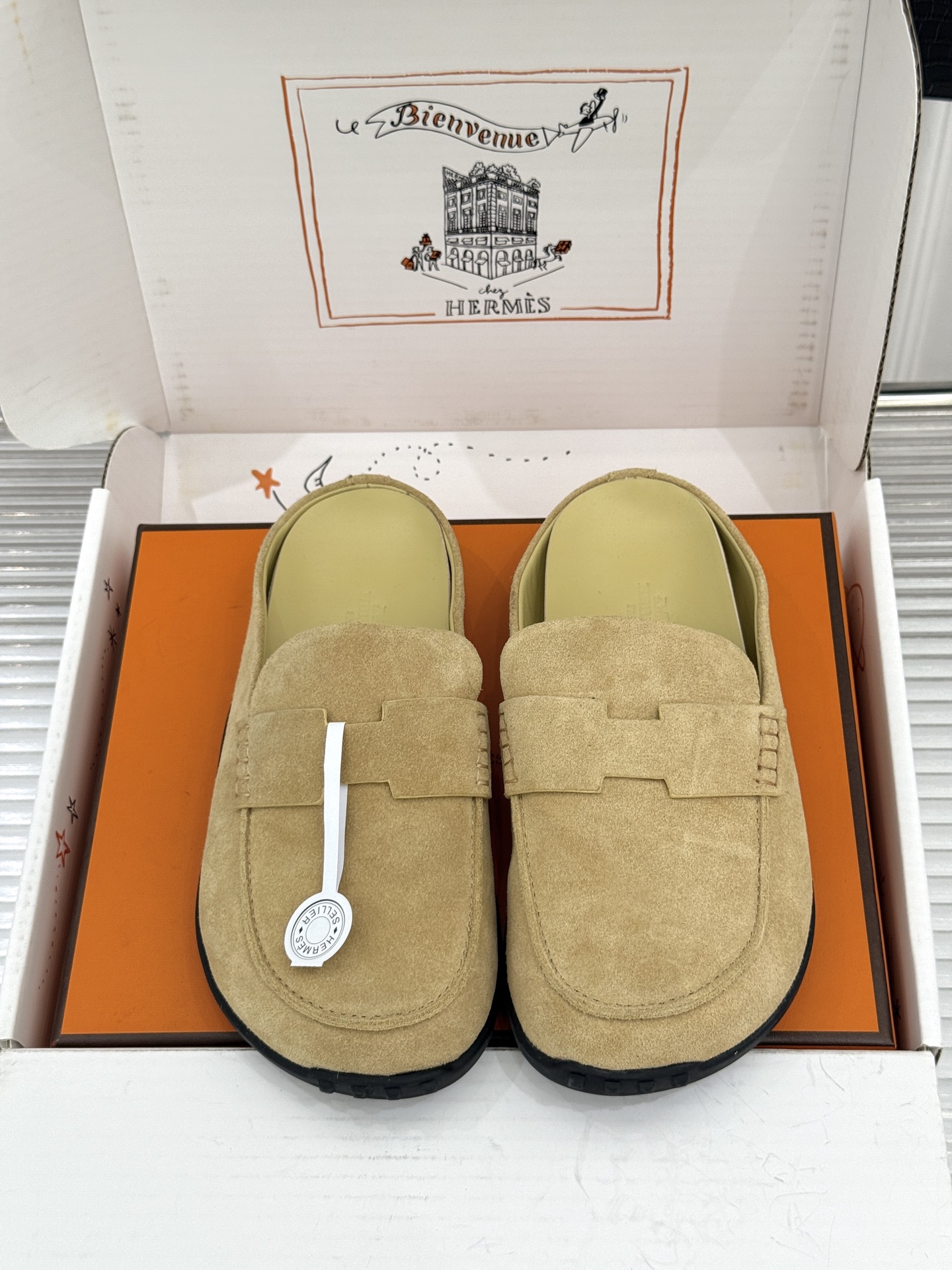 （配原版飞机盒） Hermès/爱马仕25WF新品 包头H半拖鞋勃肯鞋乐福鞋 厚底勃肯版型重塑经典。 麂皮小牛皮质感细腻