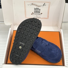 (配原版飞机盒) Hermès/爱马仕25WF新品 包头H半拖鞋勃肯鞋乐福鞋 厚底勃肯版型重塑经典。 麂皮小牛皮质感细腻 (配原版飞机盒) Hermès/爱马仕25WF新品 包头H半拖鞋勃肯鞋乐福鞋 厚底勃肯版型重塑经典。 麂皮小牛皮质感细腻