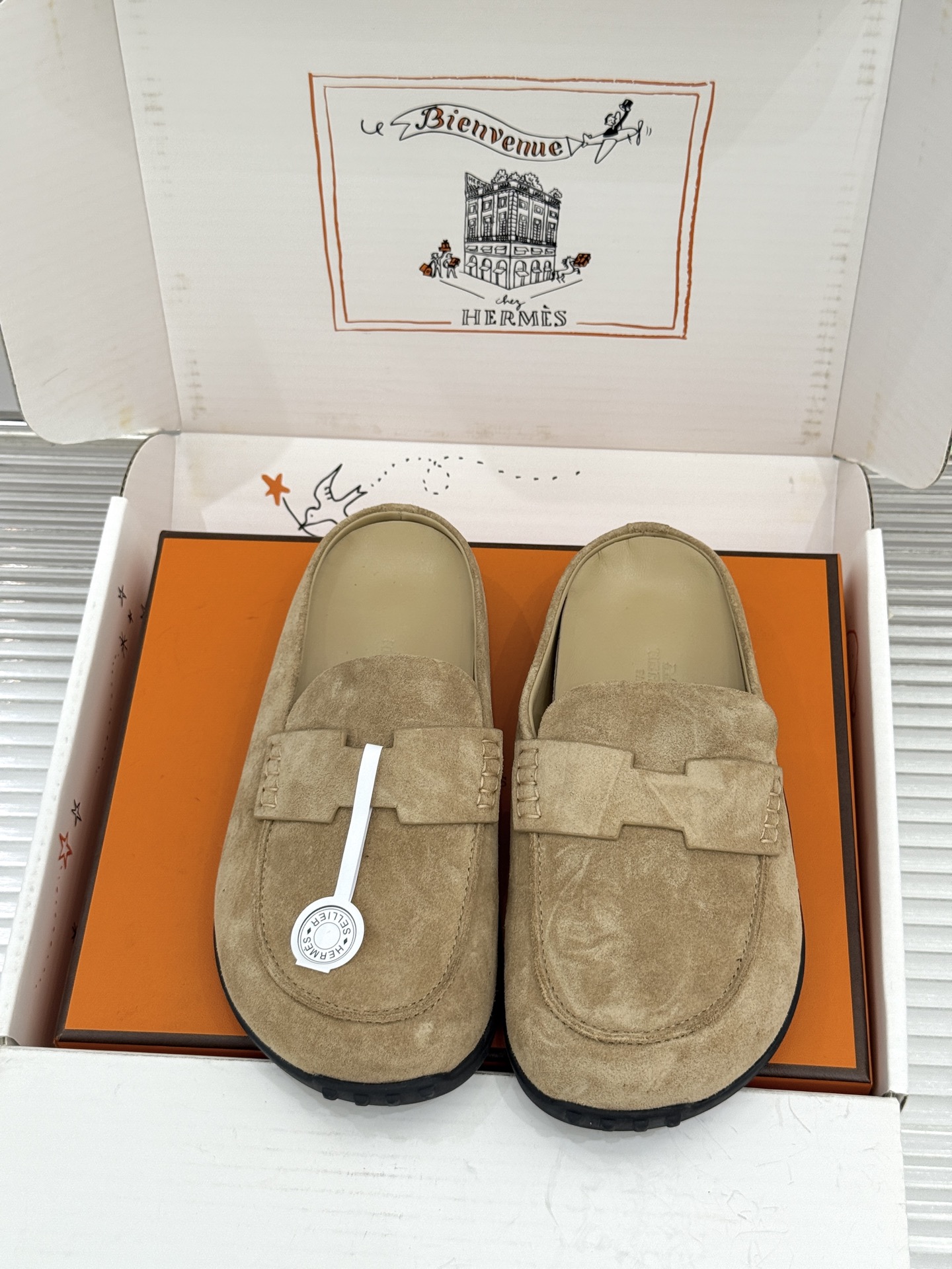 （配原版飞机盒） Hermès/爱马仕25WF新品 包头H半拖鞋勃肯鞋乐福鞋 厚底勃肯版型重塑经典。 麂皮小牛皮质感细腻