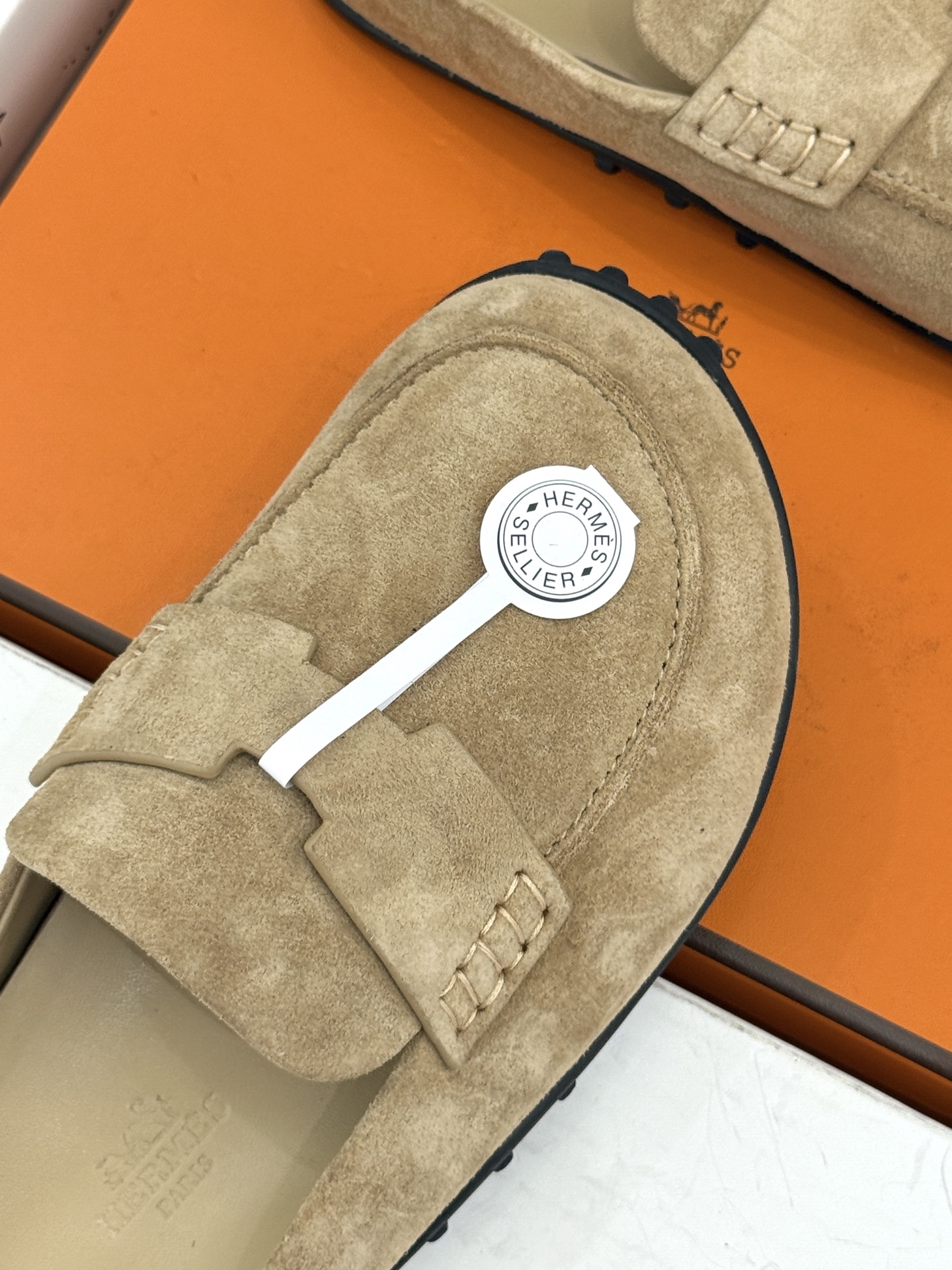 （配原版飞机盒） Hermès/爱马仕25WF新品 包头H半拖鞋勃肯鞋乐福鞋 厚底勃肯版型重塑经典。 麂皮小牛皮质感细腻