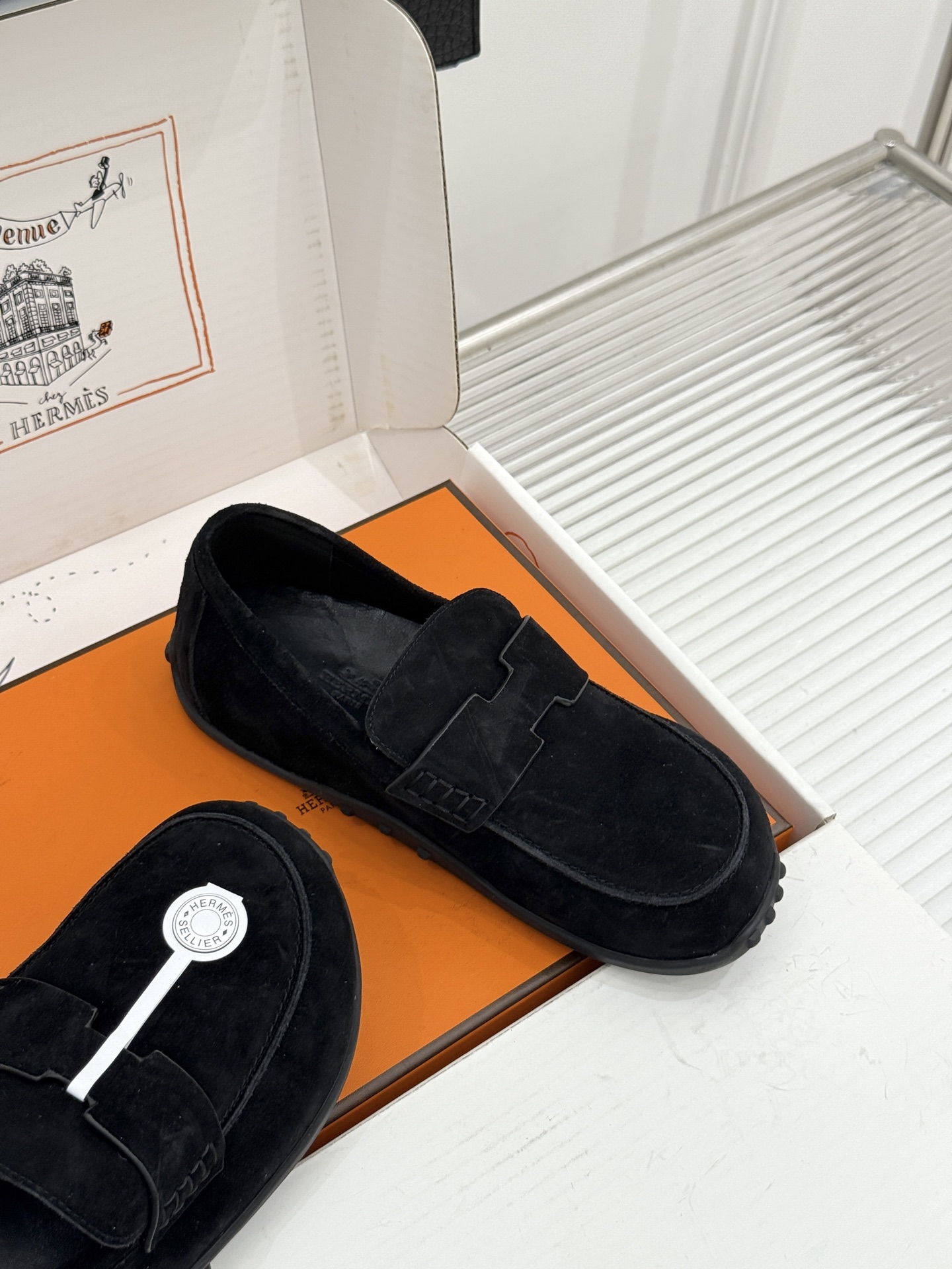 （配原版飞机盒） Hermès/爱马仕25WF新品 包头H半拖鞋勃肯鞋乐福鞋 厚底勃肯版型重塑经典。 麂皮小牛皮质感细腻