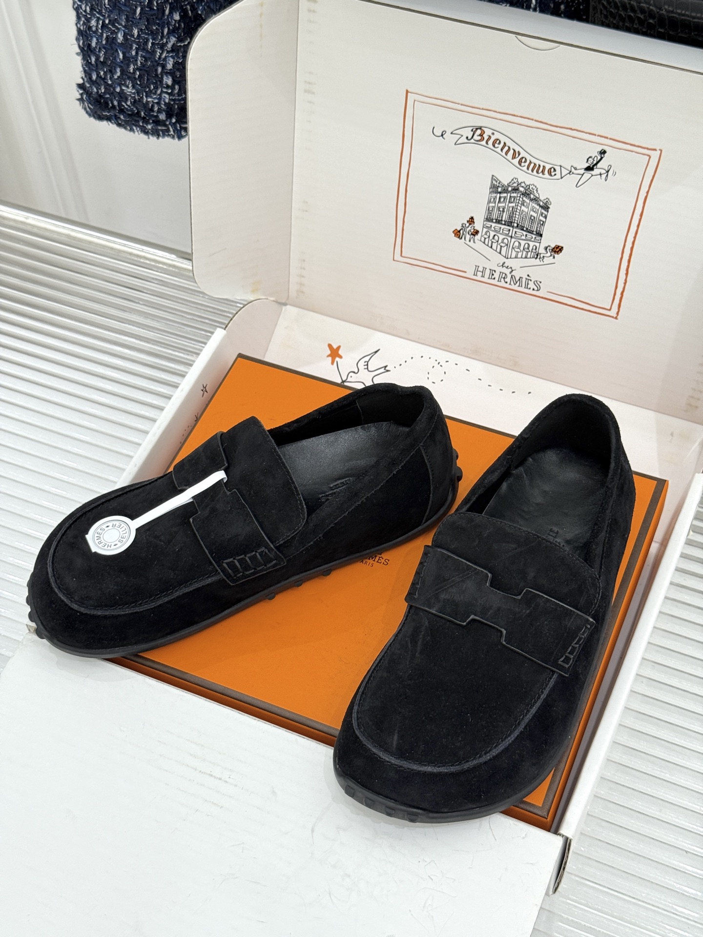 （配原版飞机盒） Hermès/爱马仕25WF新品 包头H半拖鞋勃肯鞋乐福鞋 厚底勃肯版型重塑经典。 麂皮小牛皮质感细腻