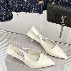 Jimmy Choo/吉米周26WF新品 尖头猫跟凉鞋 尖头秒拉腿部线条 猫跟稳当久穿不累脚 后绊带贴合纤细脚踝 细带勾 Jimmy Choo/吉米周26WF新品 尖头猫跟凉鞋 尖头秒拉腿部线条 猫跟稳当久穿不累脚 后绊带贴合纤细脚踝 细带勾