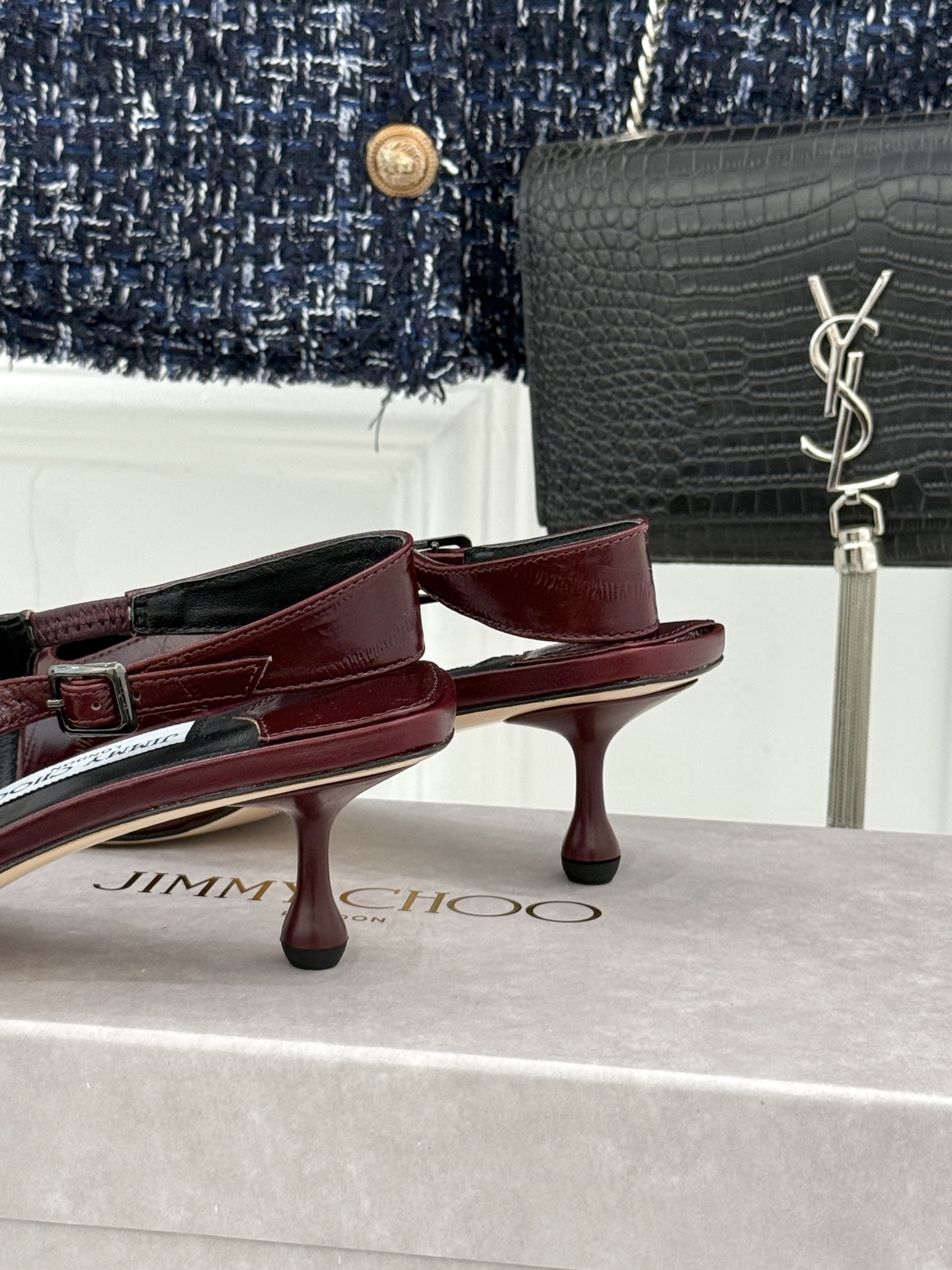 Jimmy Choo/吉米周26WF新品 尖头猫跟凉鞋 尖头秒拉腿部线条 猫跟稳当久穿不累脚 后绊带贴合纤细脚踝 细带勾 Jimmy Choo/吉米周26WF新品 尖头猫跟凉鞋 尖头秒拉腿部线条 猫跟稳当久穿不累脚 后绊带贴合纤细脚踝 细带勾