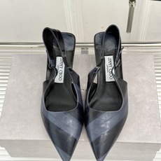 Jimmy Choo/吉米周26WF新品 尖头猫跟凉鞋 尖头秒拉腿部线条 猫跟稳当久穿不累脚 后绊带贴合纤细脚踝 细带勾 Jimmy Choo/吉米周26WF新品 尖头猫跟凉鞋 尖头秒拉腿部线条 猫跟稳当久穿不累脚 后绊带贴合纤细脚踝 细带勾