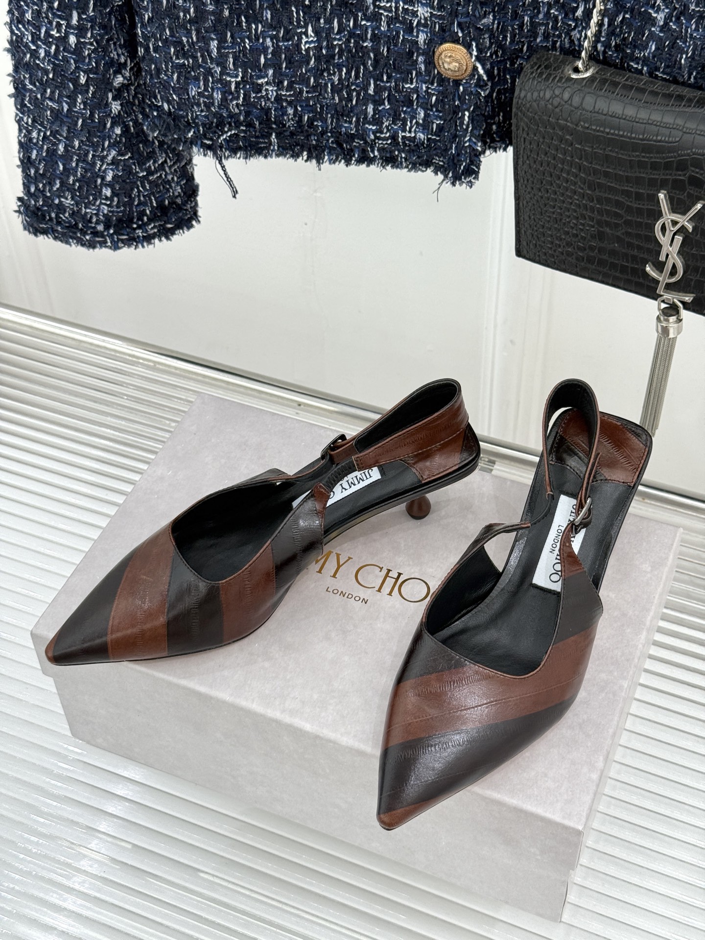 Jimmy Choo/吉米周26WF新品 尖头猫跟凉鞋 尖头秒拉腿部线条 猫跟稳当久穿不累脚 后绊带贴合纤细脚踝 细带勾