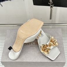 Jimmy Choo/吉米周26WF新品 金属花朵方头高跟拖鞋 金属花缀着细碎钻光 方头廓形利落又摩登 小羊皮内里软润又 Jimmy Choo/吉米周26WF新品 金属花朵方头高跟拖鞋 金属花缀着细碎钻光 方头廓形利落又摩登 小羊皮内里软润又