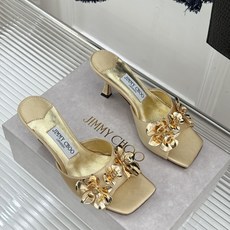 Jimmy Choo/吉米周26WF新品 金属花朵方头高跟拖鞋 金属花缀着细碎钻光 方头廓形利落又摩登 小羊皮内里软润又 Jimmy Choo/吉米周26WF新品 金属花朵方头高跟拖鞋 金属花缀着细碎钻光 方头廓形利落又摩登 小羊皮内里软润又