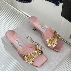 Jimmy Choo/吉米周26WF新品 金属花朵方头高跟拖鞋 金属花缀着细碎钻光 方头廓形利落又摩登 小羊皮内里软润又 Jimmy Choo/吉米周26WF新品 金属花朵方头高跟拖鞋 金属花缀着细碎钻光 方头廓形利落又摩登 小羊皮内里软润又