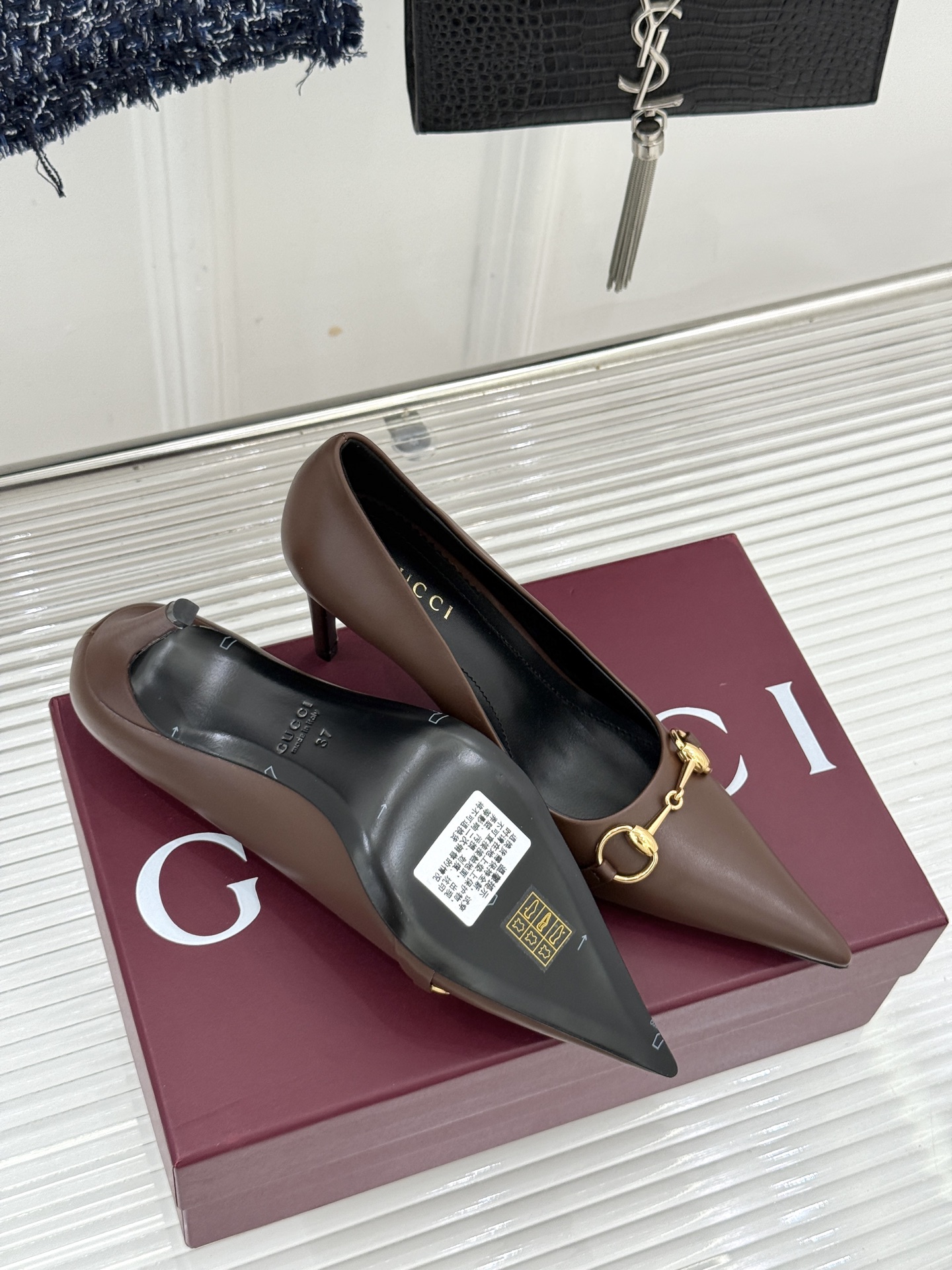 Gucci/古驰26WF新品Donna系列 马衔扣尖头高跟鞋凉鞋 经典马衔扣缀鞋面 尖头线条修饰纤细脚型 细跟拉长腿型比 Gucci/古驰26WF新品Donna系列 马衔扣尖头高跟鞋凉鞋 经典马衔扣缀鞋面 尖头线条修饰纤细脚型 细跟拉长腿型比