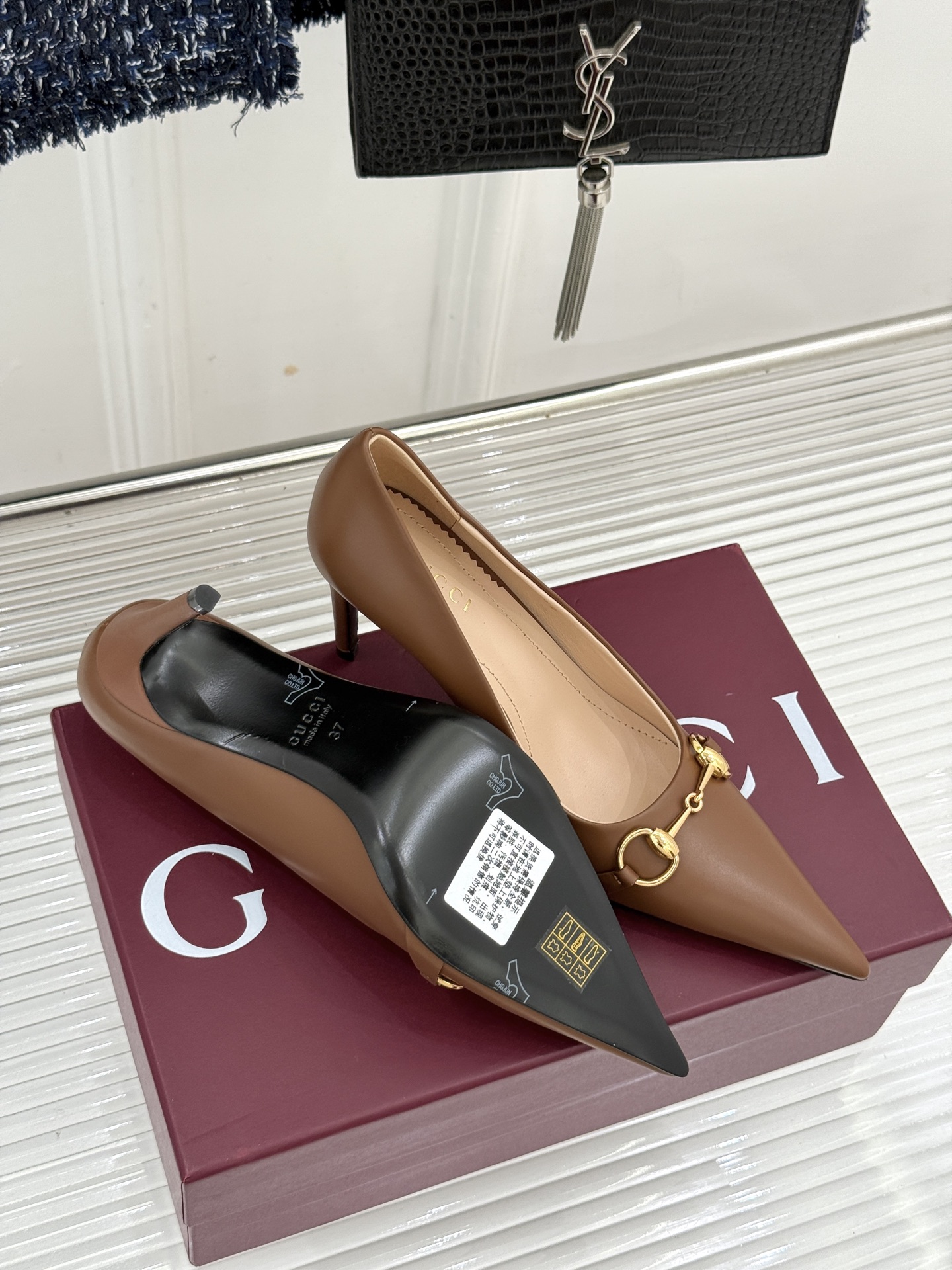 Gucci/古驰26WF新品Donna系列 马衔扣尖头高跟鞋凉鞋 经典马衔扣缀鞋面 尖头线条修饰纤细脚型 细跟拉长腿型比 Gucci/古驰26WF新品Donna系列 马衔扣尖头高跟鞋凉鞋 经典马衔扣缀鞋面 尖头线条修饰纤细脚型 细跟拉长腿型比
