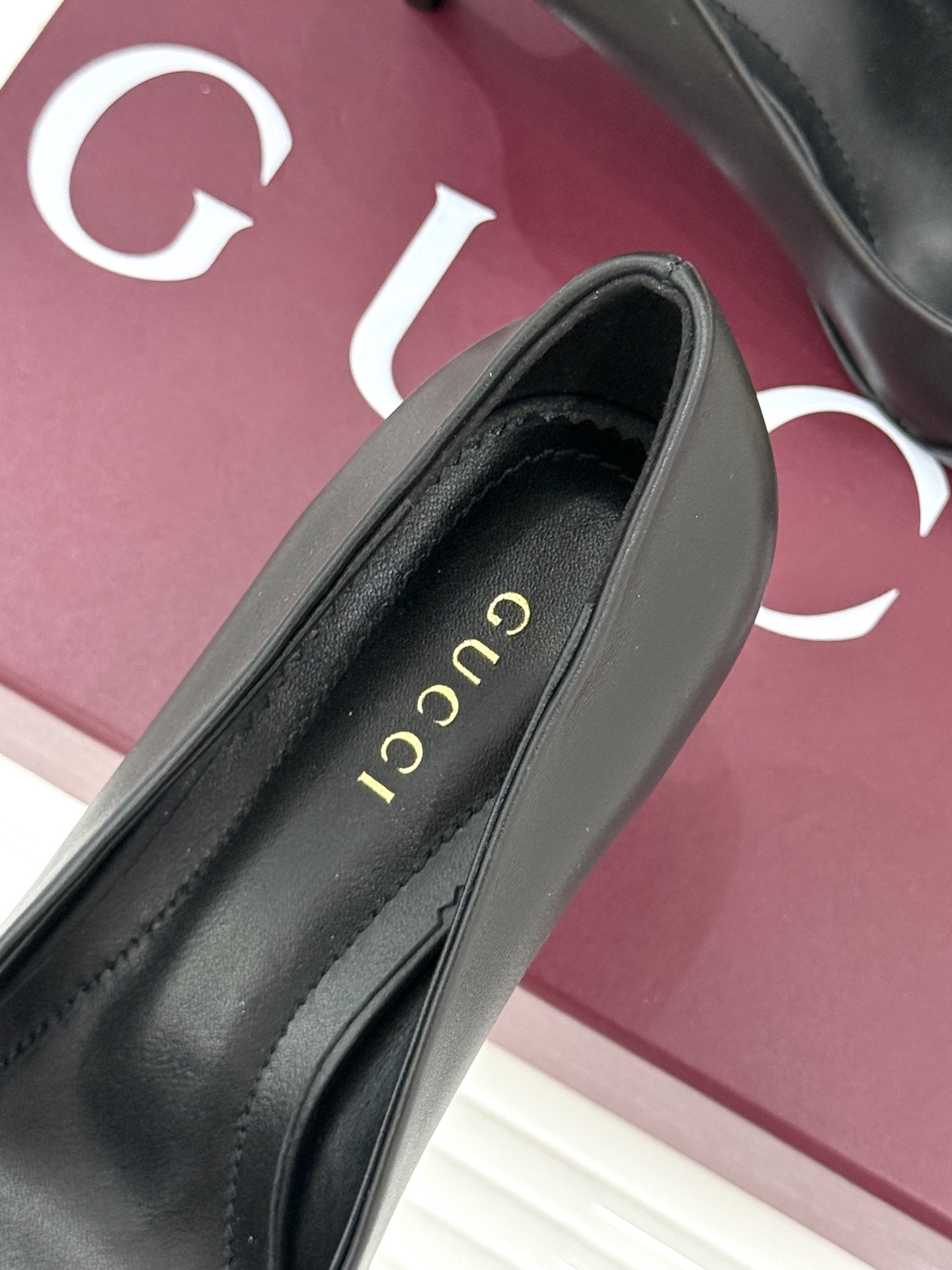 Gucci/古驰26WF新品Donna系列 马衔扣尖头高跟鞋凉鞋 经典马衔扣缀鞋面 尖头线条修饰纤细脚型 细跟拉长腿型比
